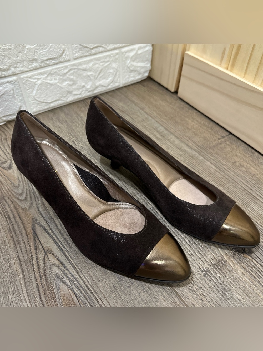BeautiFeel Womens US 7.5-8 EU 38 Brown Bronze Suede Leather Cap Toe Pumps